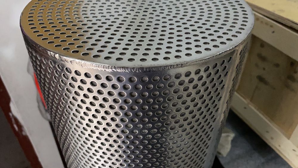 Advantages of using punched plate composite mesh